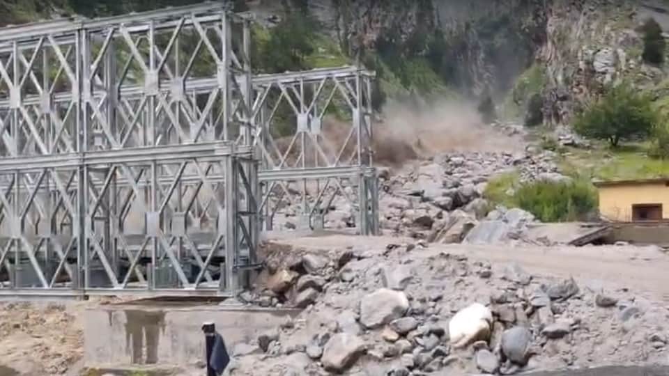 Chamoli: Due to heavy rain Cloudburst river near Tamak overflowed bridge connecting Niti Valley washed away