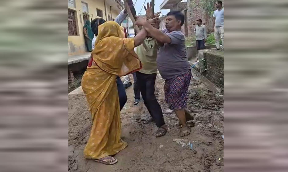 रंजिश में भिड़े दो पक्ष