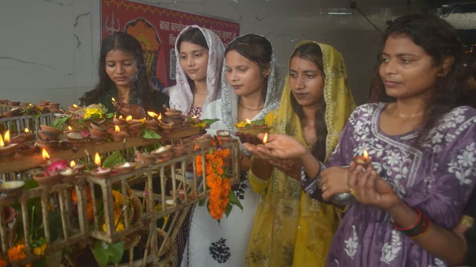 Crowds of devotees thronged Shiva temples on second Monday of Sawan