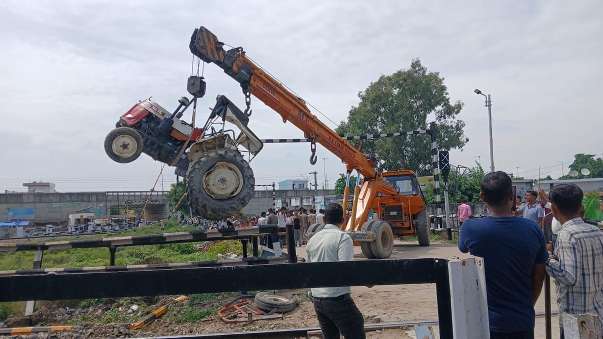 Tractor collides with Gorakhpur-Izzatnagar Express at railway crossing in Bareilly