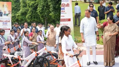 Delhi CM Rekha Gupta distributes free bicycles to Class 9 female students under Vidya Vahini Yojana