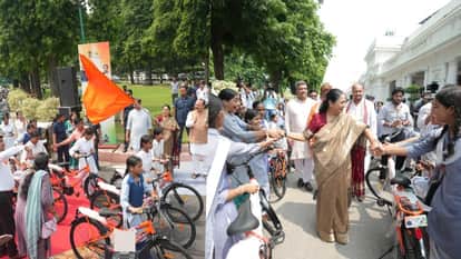 Delhi CM Rekha Gupta distributes free bicycles to Class 9 female students under Vidya Vahini Yojana