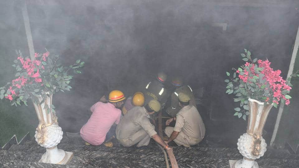massive fire broke out at V2 Restaurant and Banquet in Lucknow who had been sealed by Awas Vikas