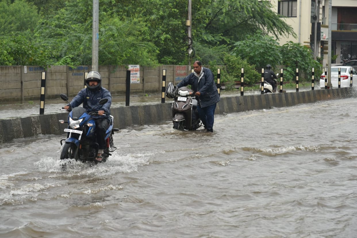 Flood-like situation in MP due to three days of rain: 527 people rescued, water enters 200 homes in Bhopal, sc