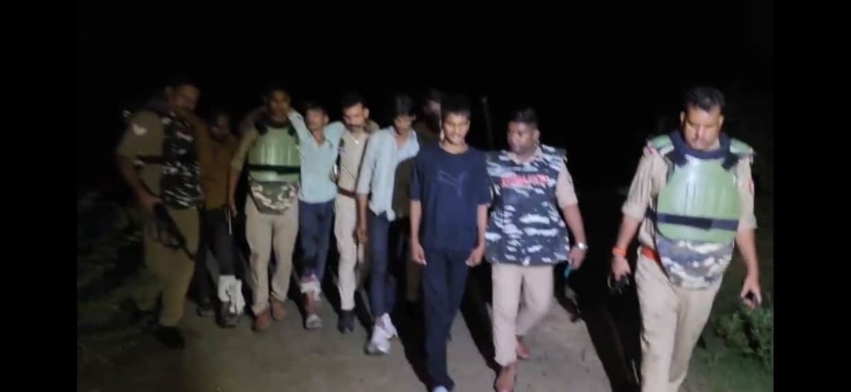 Mahoba: Four Theft Accused Arrested After Police Encounter, Two Shot in Legs