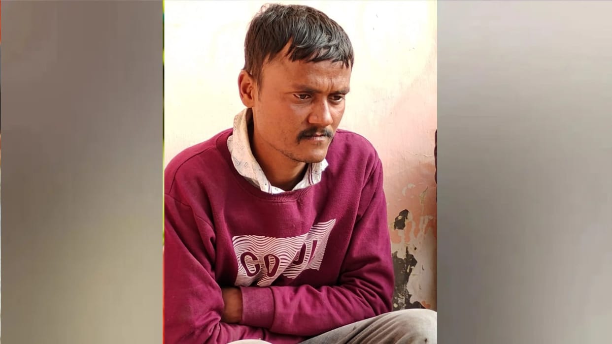 Youth collapses in police station toilet; dies during treatment.