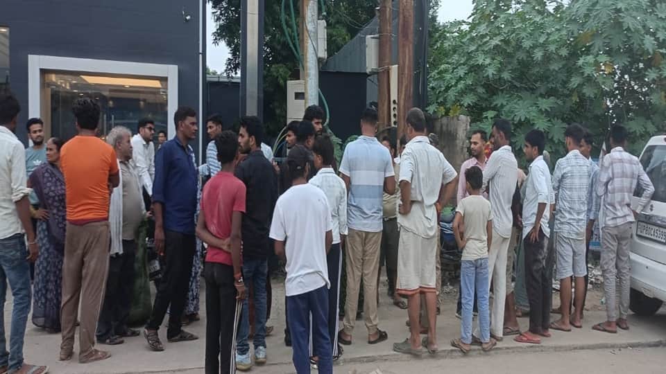 Car Showroom Driver Dies: Family Protests After Alleged Postmortem Without Information