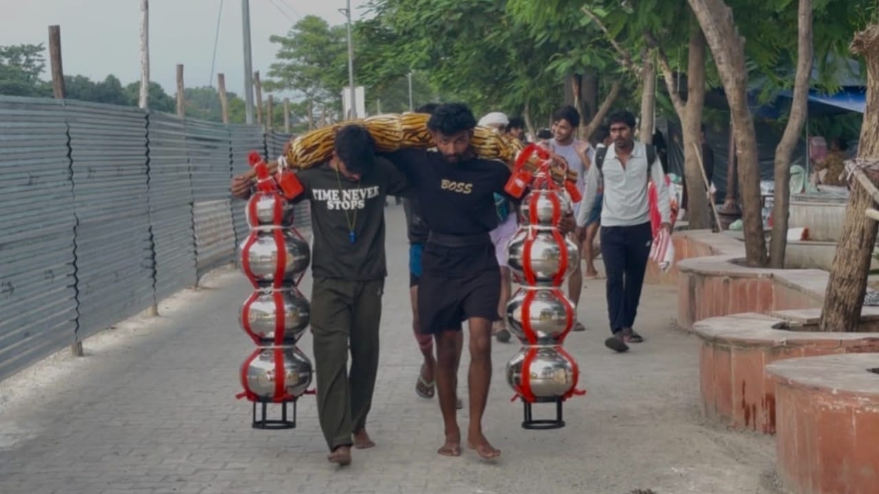 Gen Z Kanwar Yatra in Haridwar New Age Kanwariyas Embrace Faith  Discipline and Tradition Uttarakhand
