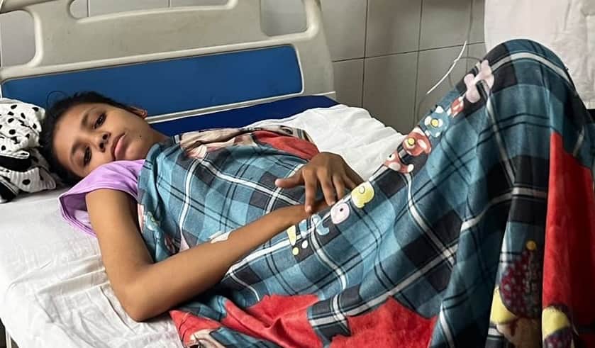 Kanpur Rimsha suffering from pain received only basic wound dressing Director inquired about teenager