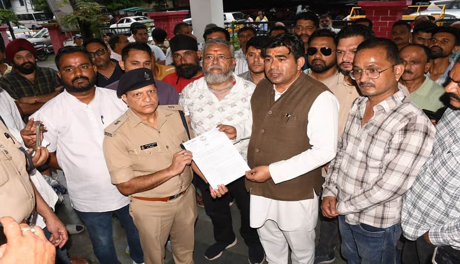 Politics heats up over the commotion at the SSP office; demand for action against Congress leaders