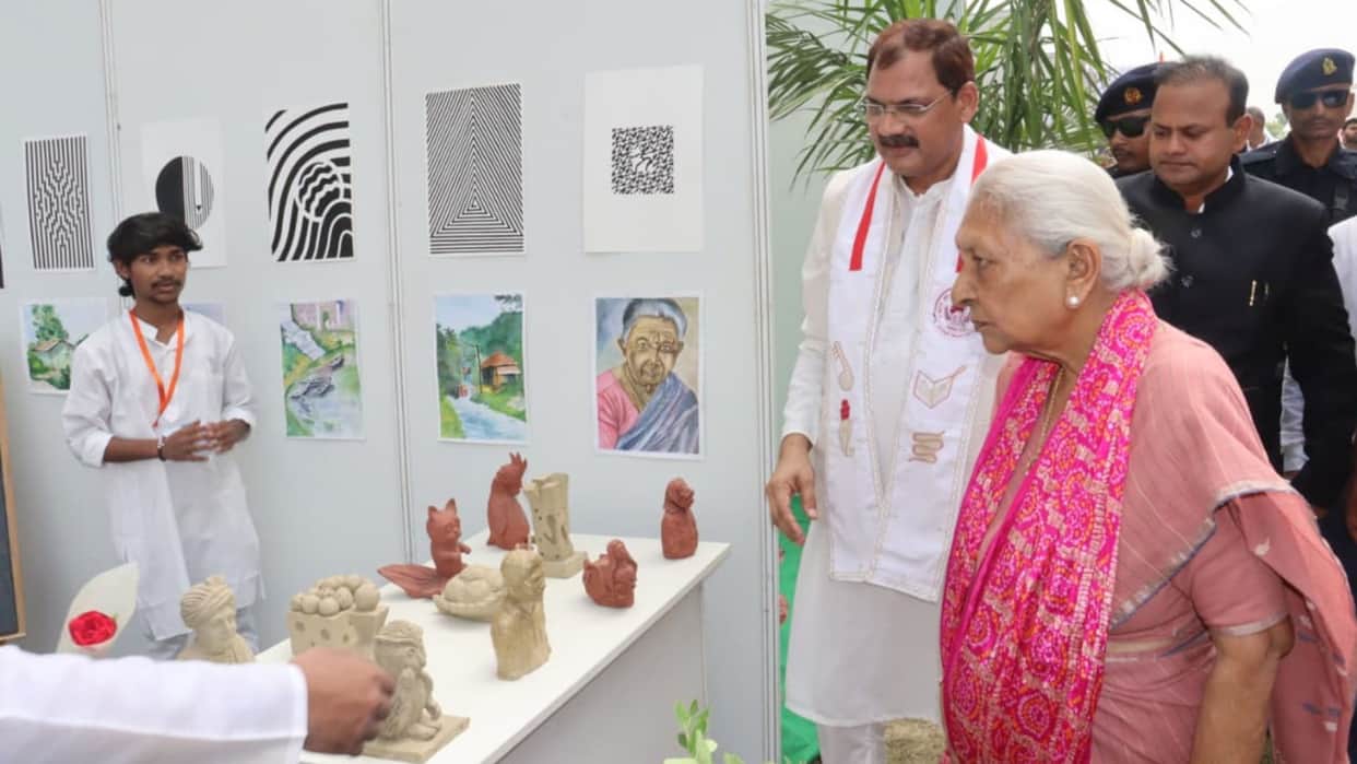 Governor Anandiben Patel attended convocation ceremony of Maharaja Suheldev University in Azamgarh