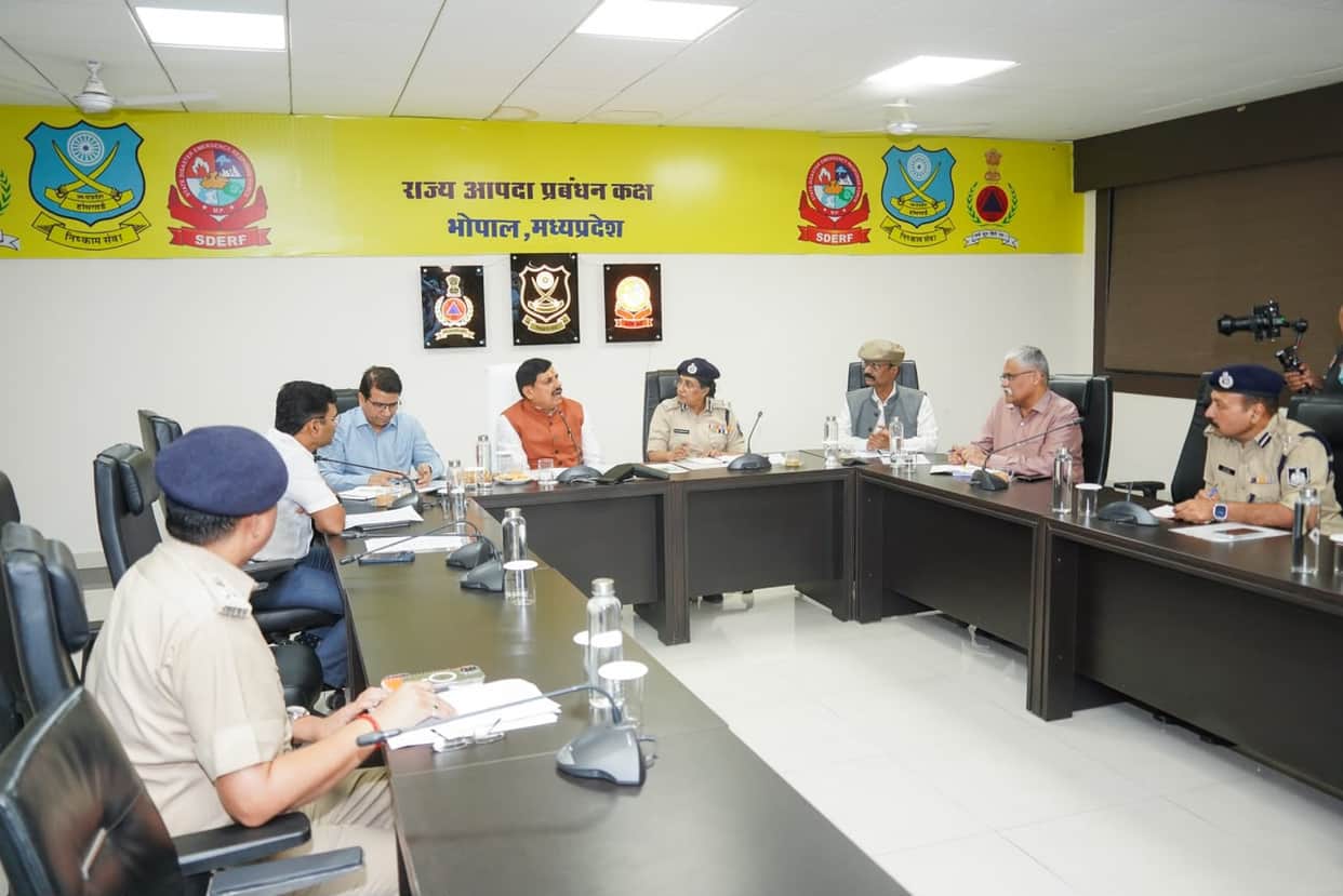 527 people rescued across the state; 7 Kanwariyas safely evacuated in Khandwa; CM interacted with those affect