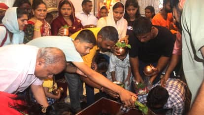 Shivratri: 75,000 devotees performed *Jalabhishek* at Aughadnath Temple, averaging 60 devotees per minute