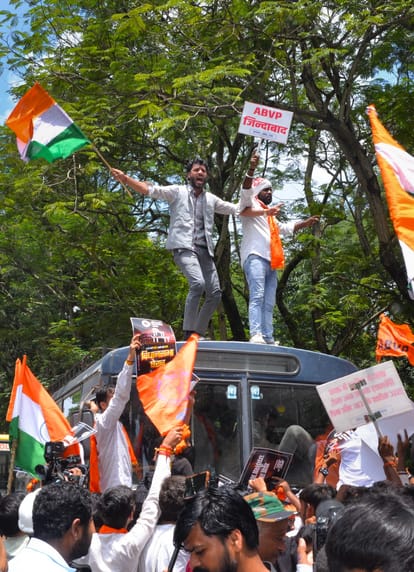 jharkhand-ranchi-abvp-assembly-march-exam-irregularities-manay-workers-detained