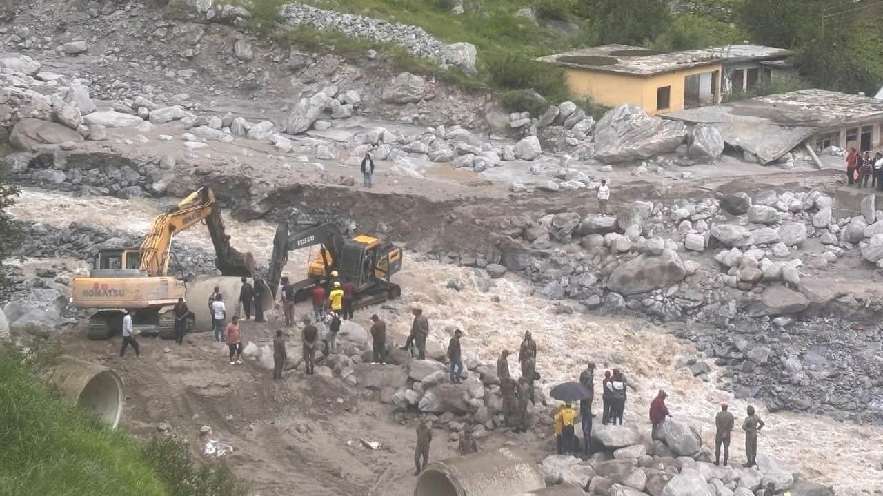 Chamoli Disaster Two minutes of flooding wreaked havoc Tamak drain overflowed three times JCB operator saved