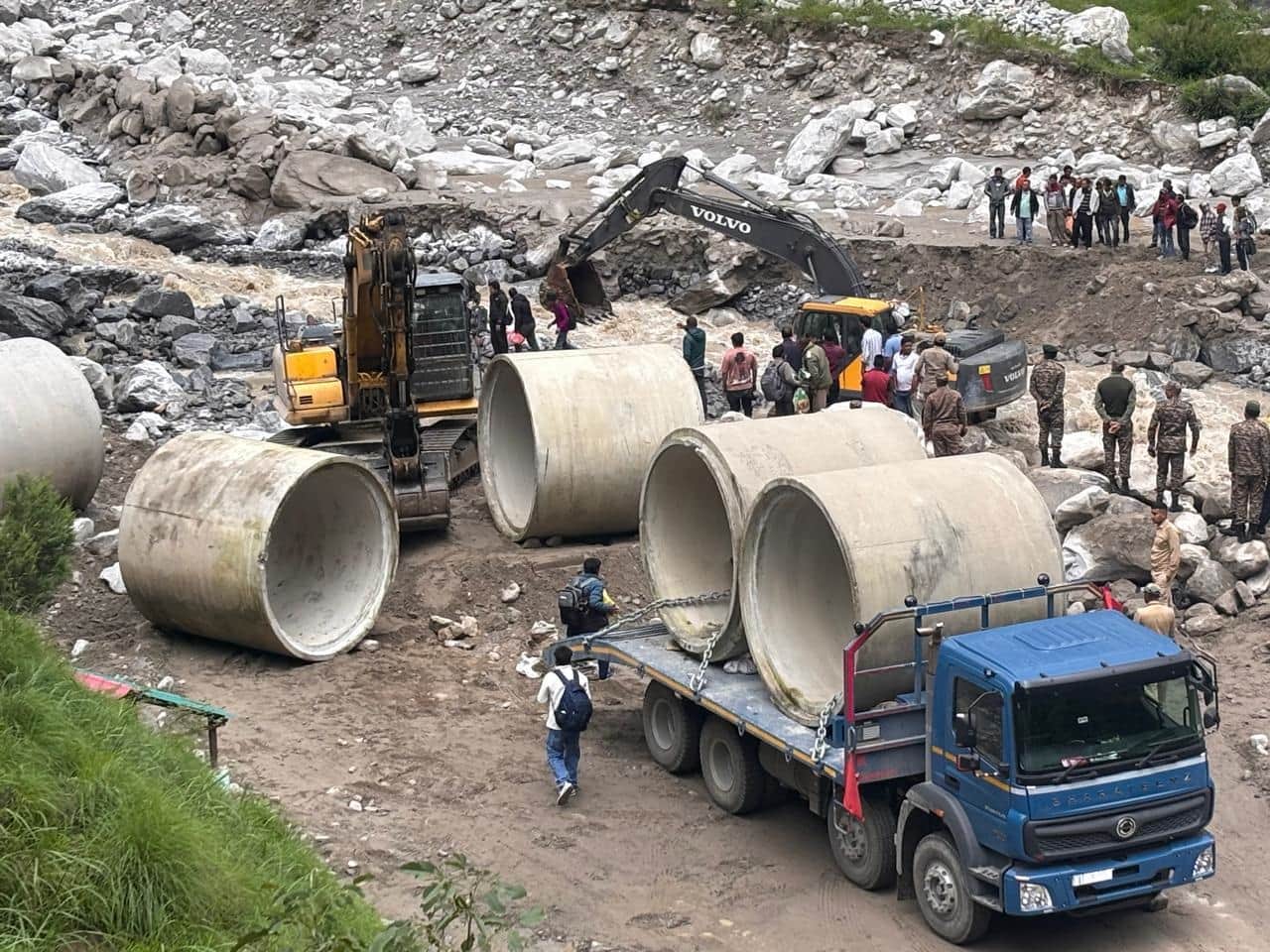 Chamoli Disaster Two minutes of flooding wreaked havoc Tamak drain overflowed three times JCB operator saved