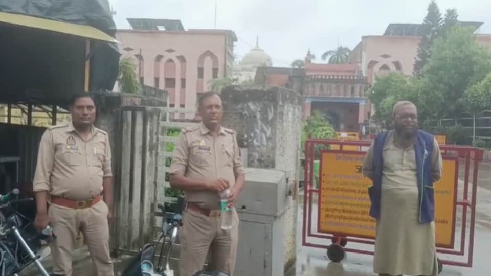 Deoband: Police Deployed Outside Darul Uloom After Lalit Sharma Announces Plan to Offer Gangajal