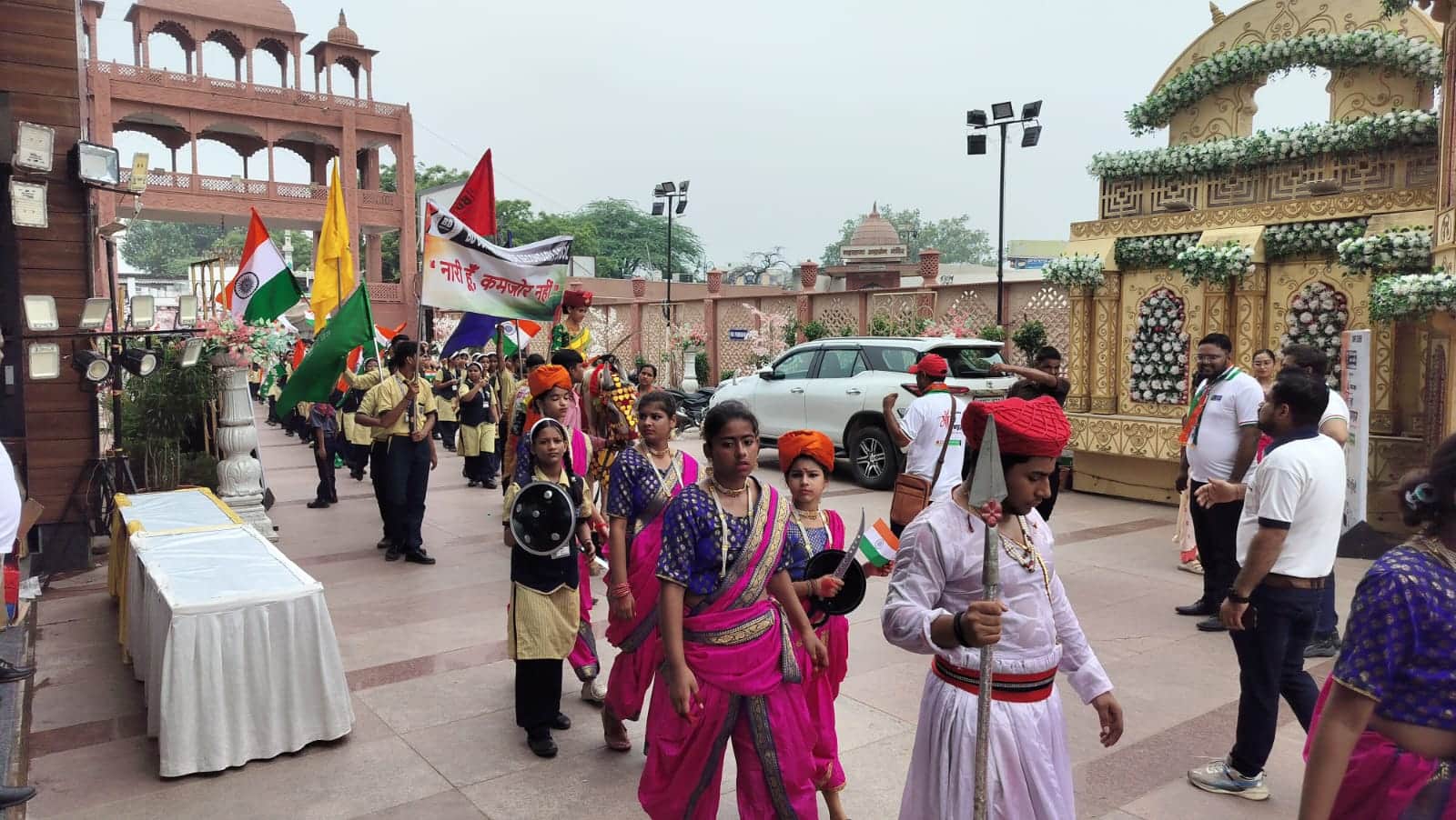 Tricolor in Hands, Vande Mataram on Lips: Students Turn Lohamandi Into a Sea of Patriotism