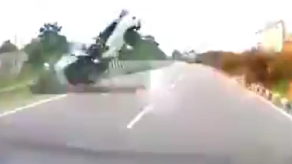 Atiq Ahmed Son Death Car suddenly went out of control and hit divider Aban vehicle video surfaces