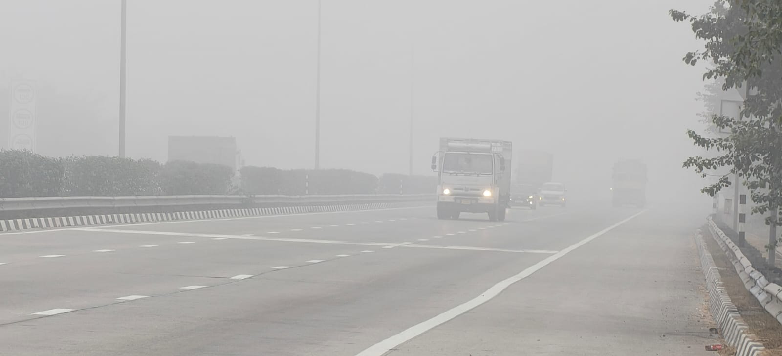 UP Weather: Dense Fog in August Slows Traffic on Eastern Peripheral Expressway