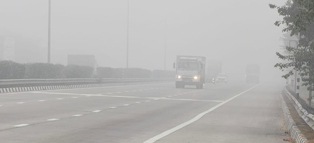 UP Weather: Dense Fog in August Slows Traffic on Eastern Peripheral Expressway