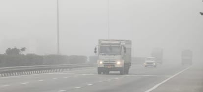 UP Weather: Dense Fog in August Slows Traffic on Eastern Peripheral Expressway