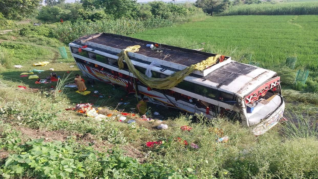 Bus carrying pilgrims from Bihar overturns in Lakhimpur Kheri one dead and 30 injured