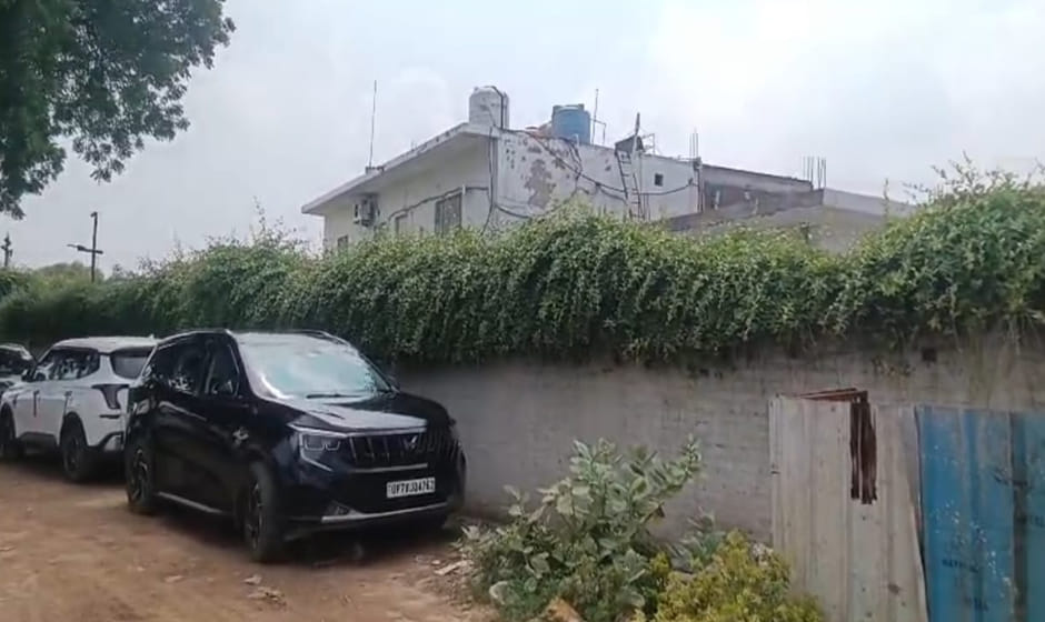 UP: SGST raids firm supplying defense products; crores in cash found, Income Tax Department team summoned