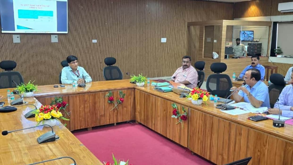 Jhansi: Vehicles of 13 educational institutions running despite expired fitness certificates