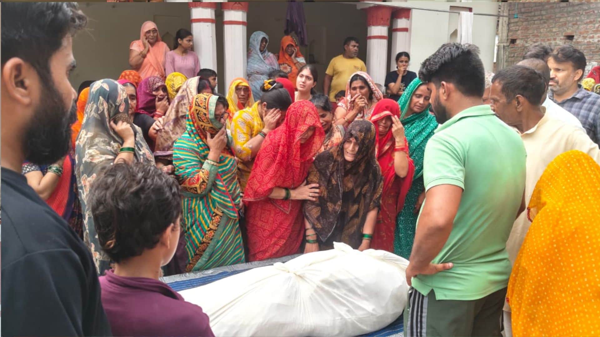 Gorakhpur Murder Case Video Sparks Outrage Minor Accused of Brutal Sword Attack