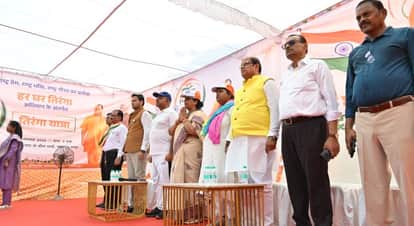 Kanpur Bathed in Patriotism Tricolour Rally Starts from Sarsaiya Ghat National Anthem Sung at Green Park