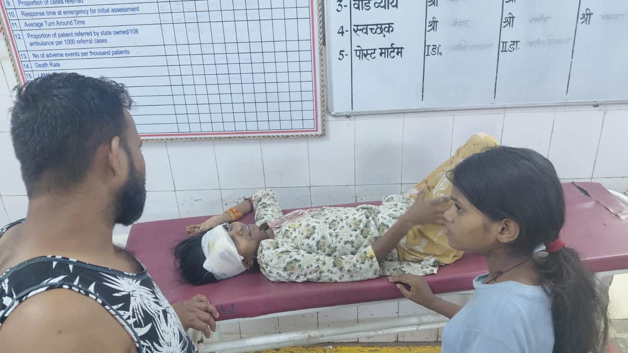 Etawah Man throws wife and son from a floor following a drunken dispute injured admitted to hospital
