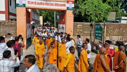 मां तुझे प्रणाम के तहत निकाली गई तिरंगा यात्रा