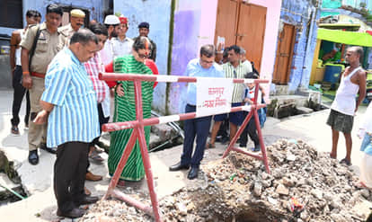 Kanpur: Water flooding in from collapsed drain; school boundary wall caves in