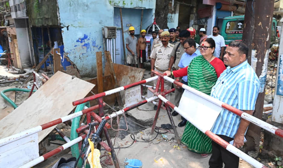 Kanpur: Water flooding in from collapsed drain; school boundary wall caves in