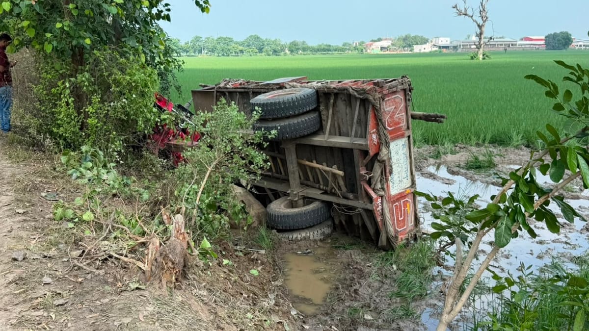 करनाल में अनियंत्रित होकर पलटा ट्रैक्टर: हादसे में नीचे दबे तीन लोगों की मौत, दो सगे भाइयों ने गंवाई जान