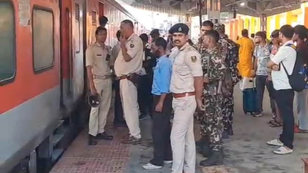 saharsa simri bakhtiyarpur hatia kosi express brake pad fire train accident bihar