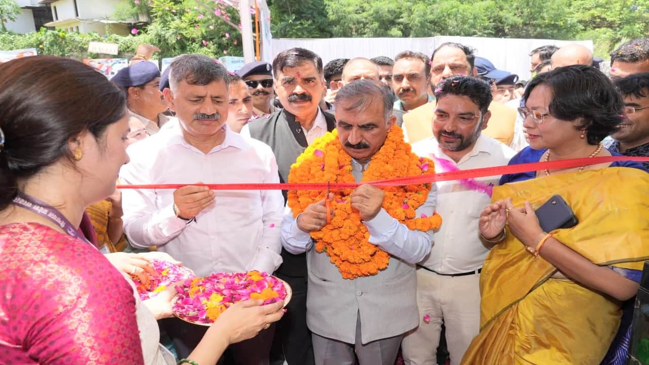 मुख्यमंत्री सुखविंद्र सिंह सुक्खू ने बिलासपुर में कई योजनाओं का शुभारंभ किया।