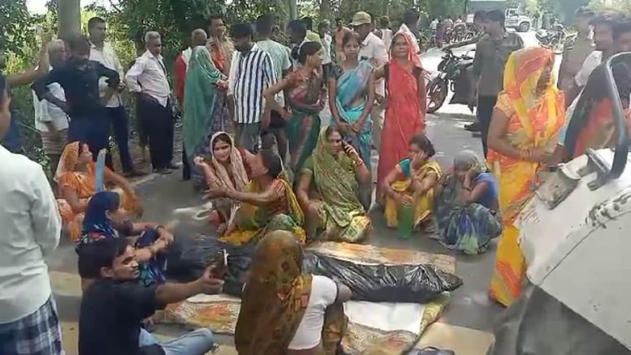 Family members outraged over elderly man death following assault block Kasta-Mamri road