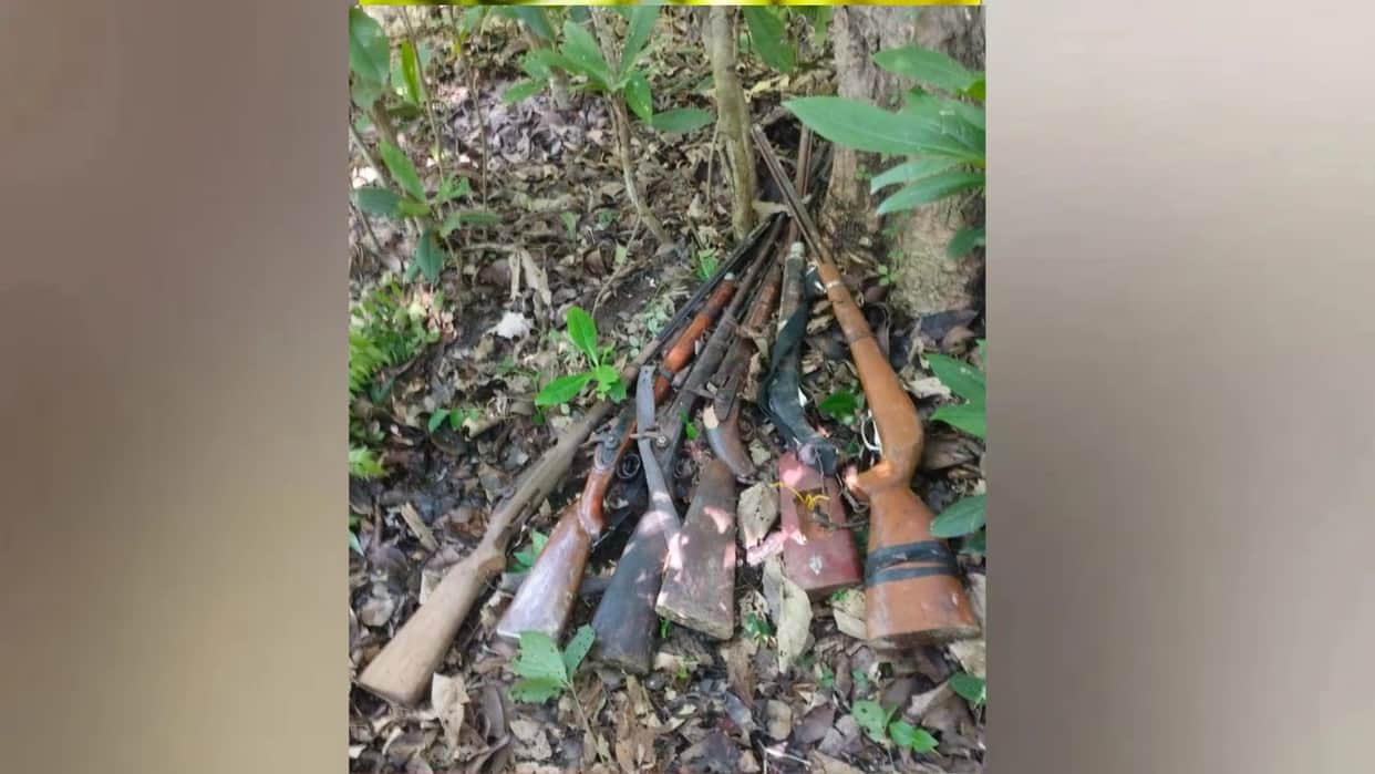 Six muzzle-loading guns recovered from the Kapilvastu forest; police have launched an investigation.