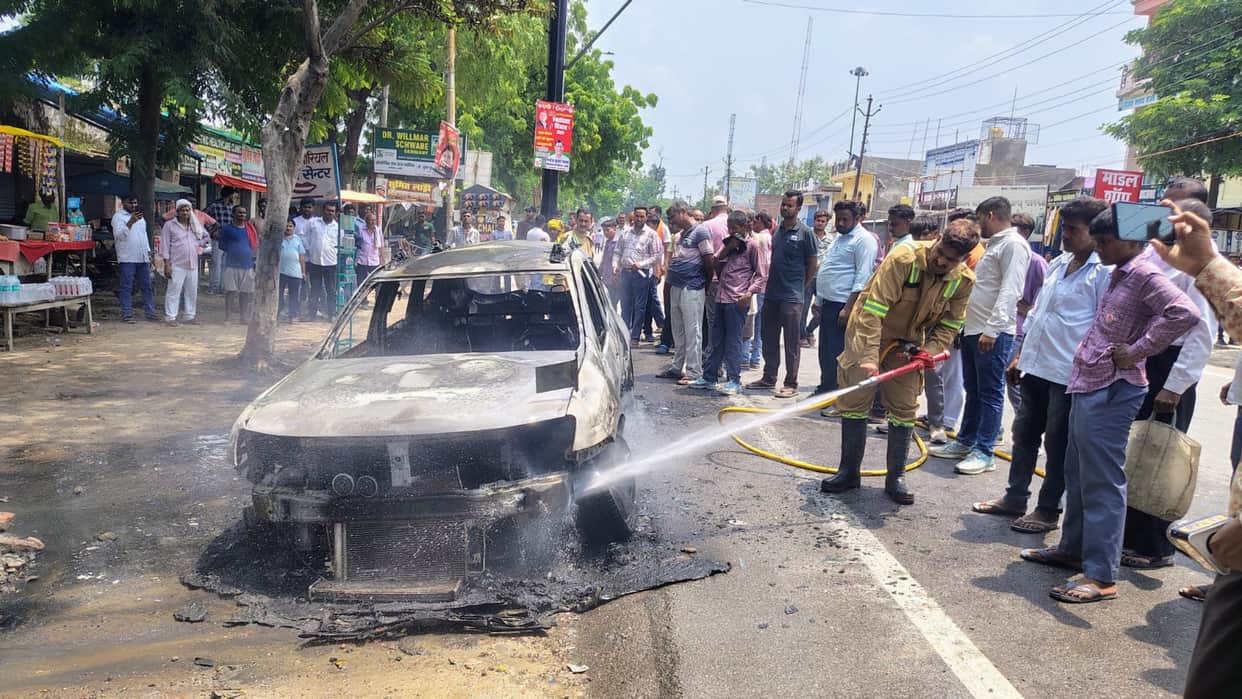 Amethi: BJP leader's car engulfed in flames on highway; incident caused by jammed brake shoes.