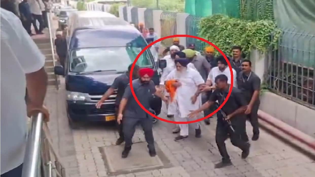 Sukhbir Singh Badal attacked in Nanded Maharashtra