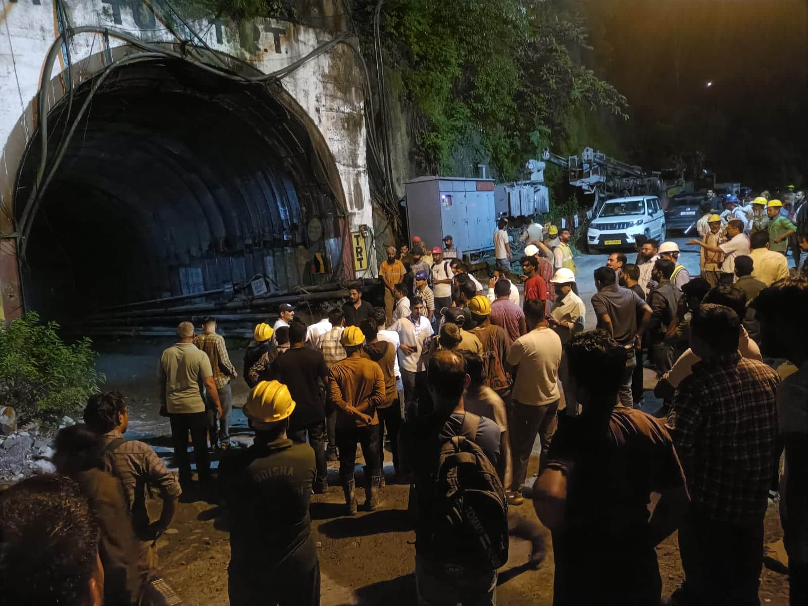 Chamoli Tunnel Landslide Sudden surge of debris and water  workers inside the tunnel Stuck see photos