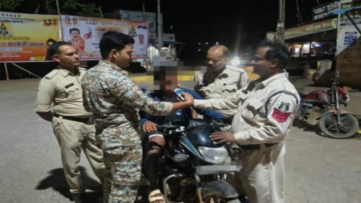 Kabirdham News: Kawardha Police Launch Major Late-Night Crackdown, Strict Action Against Suspects & Drunkards