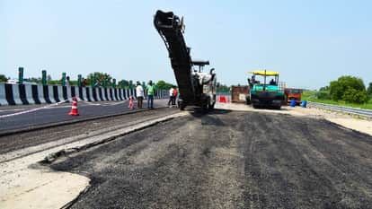 UP: Lucknow-Kanpur Expressway in bad shape; 64 potholes found over a 63-km stretch—see the full picture.