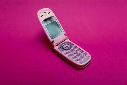 Retro Gadgets Are Back: Gen Z Is Ditching Smartphones for Wired Earphones and Old-School Cameras