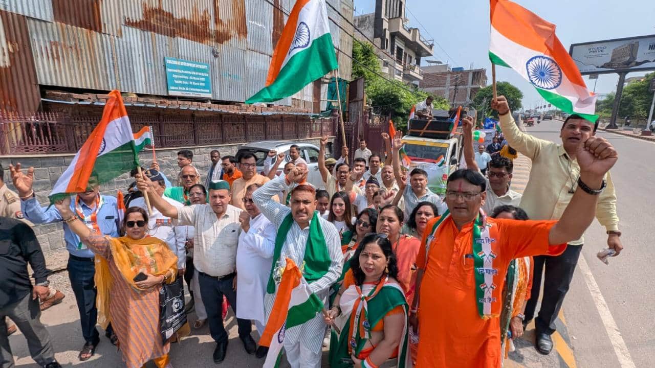 Tiranga Yatra organized by Amar Ujala in Ghaziabad photos