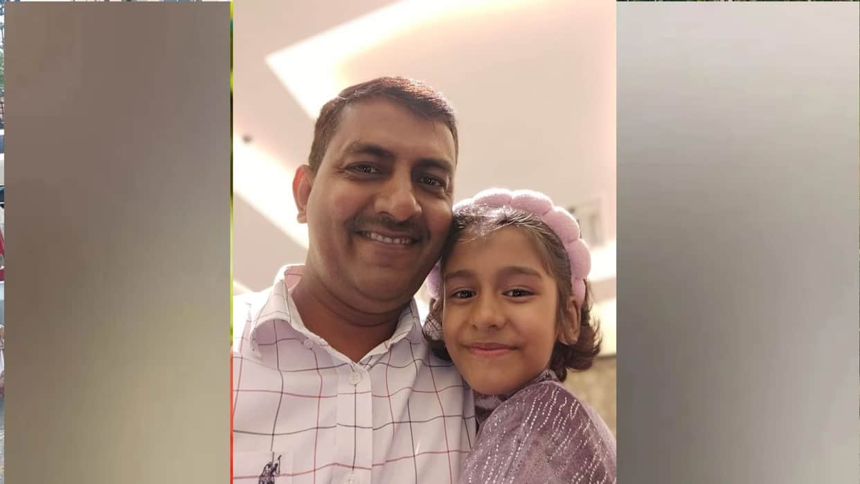 A veterinarian, duped of Rs 1.40 crore, committed suicide by jumping from the eighth floor.
