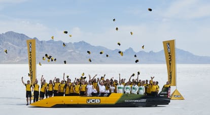 JCB Hydromax Sets World Land Speed Record of 653.9 Kmph on Hydrogen Power