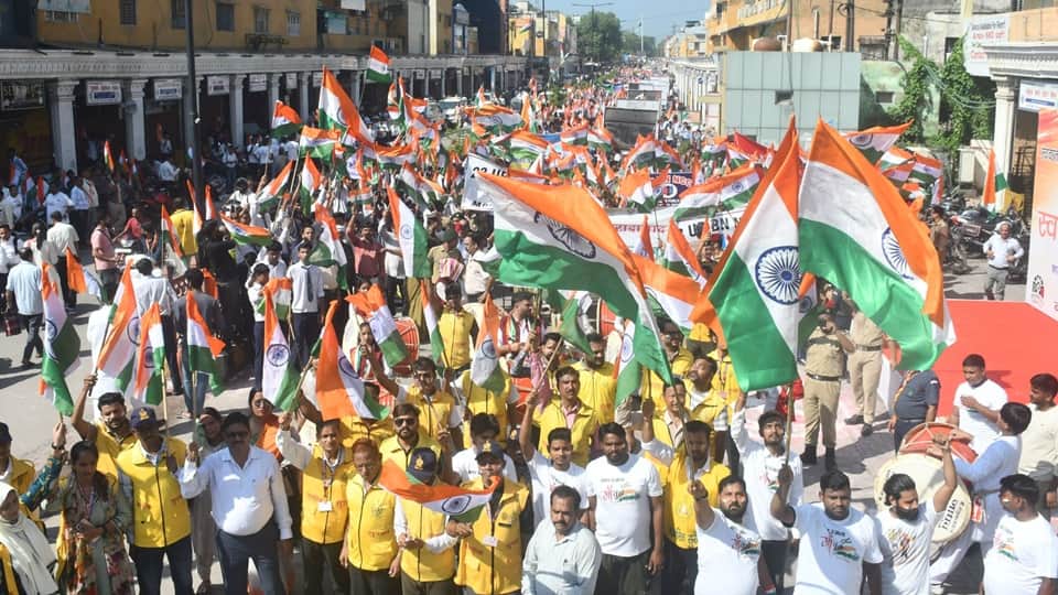 Moradabad: Maa Tujhe Pranam kicks off with the Tiranga Yatra, Chants hailing Mother India echo all around.